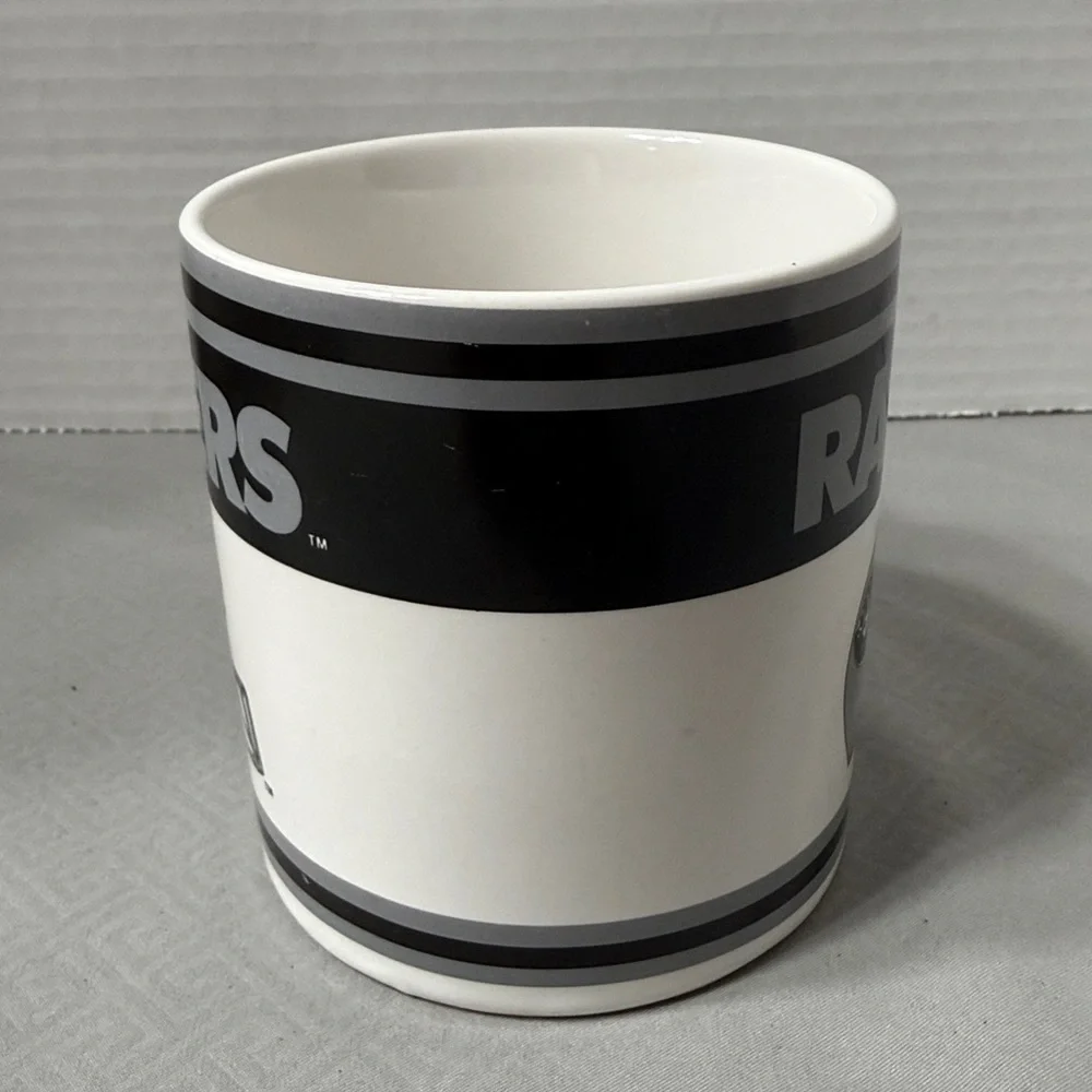 Vintage NFL Oakland Raiders Mug Cup Classic Helmet & Logo Graphics Bold Stripe